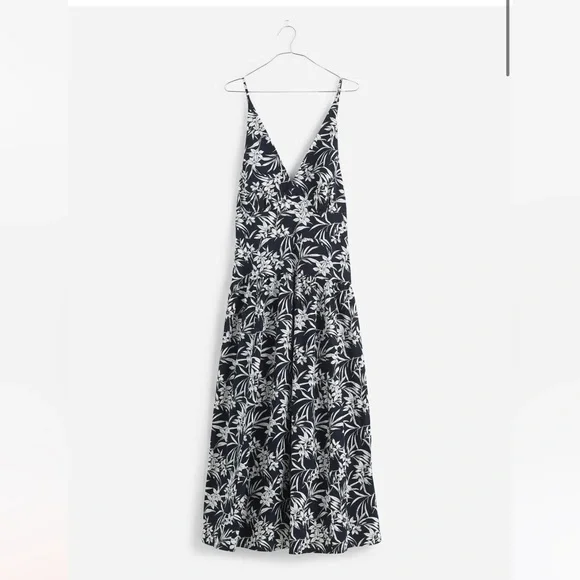 Madewell Smocked Halter Midi Dress in Poplin - Picture 2 of 10